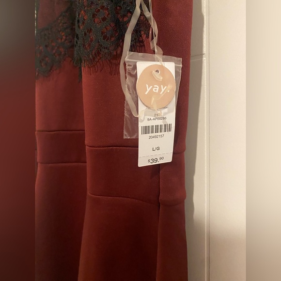 Maroon Dress w. Black Lace Neckline - Picture 5 of 9